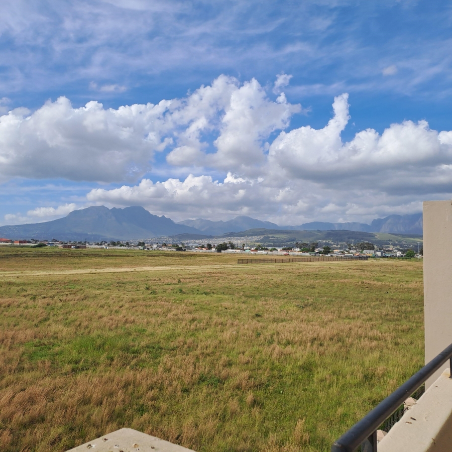 1 Bedroom Property for Sale in Whispering Pines Western Cape